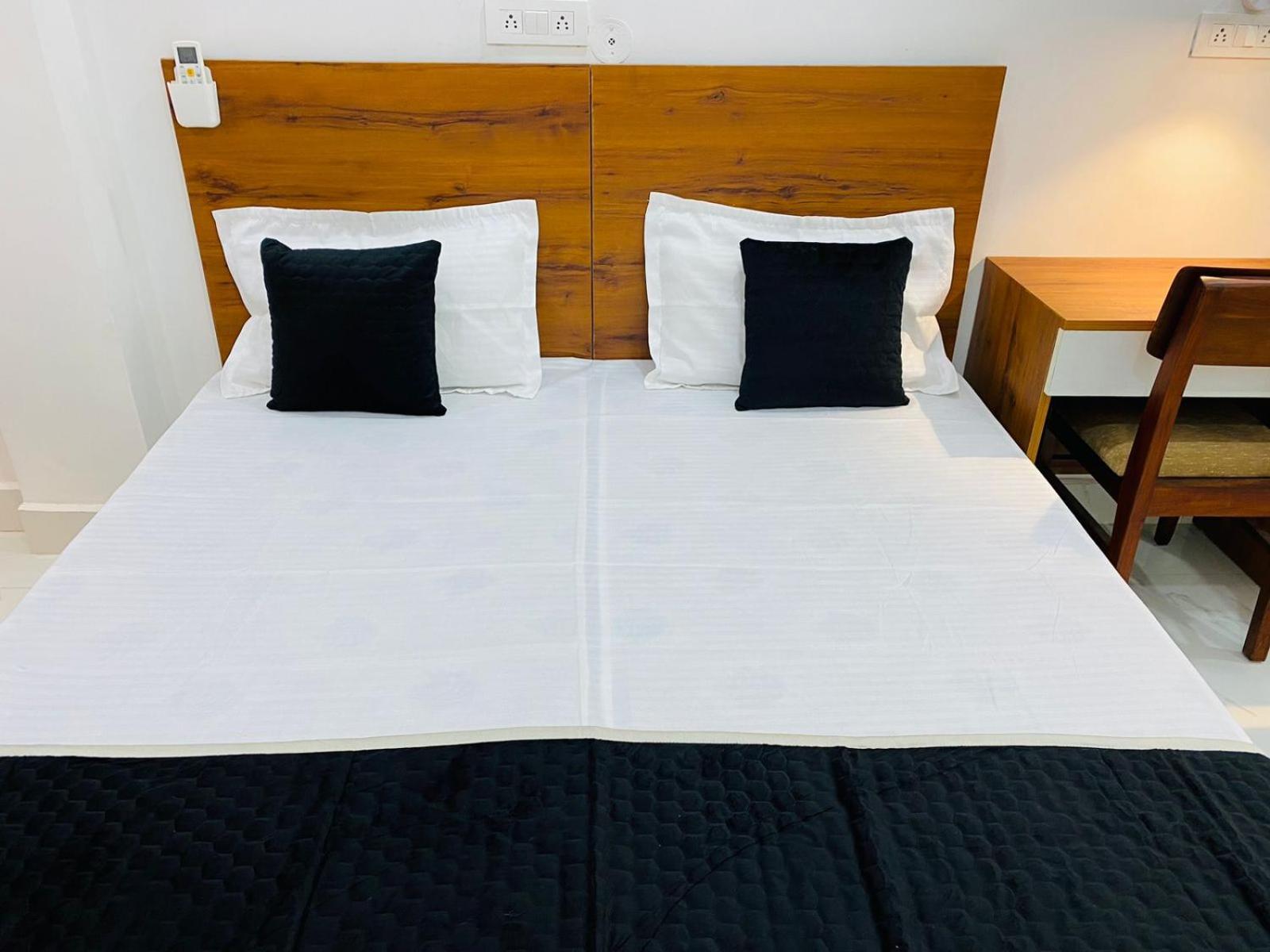 Royal Park Inn Greater Noida Extérieur photo